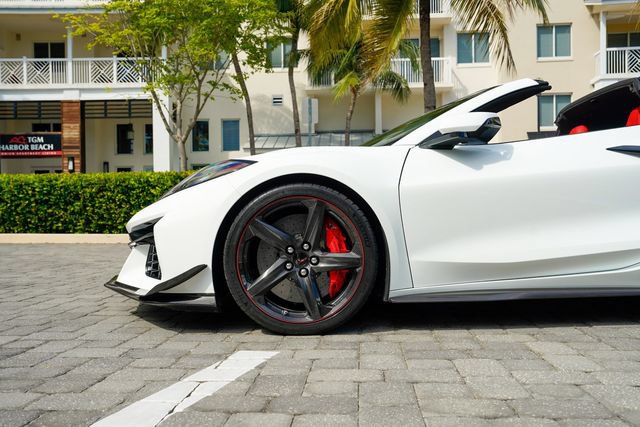 Used 2024 Chevrolet Corvette Z06 w/ Z07 Performance Package RWD image 13
