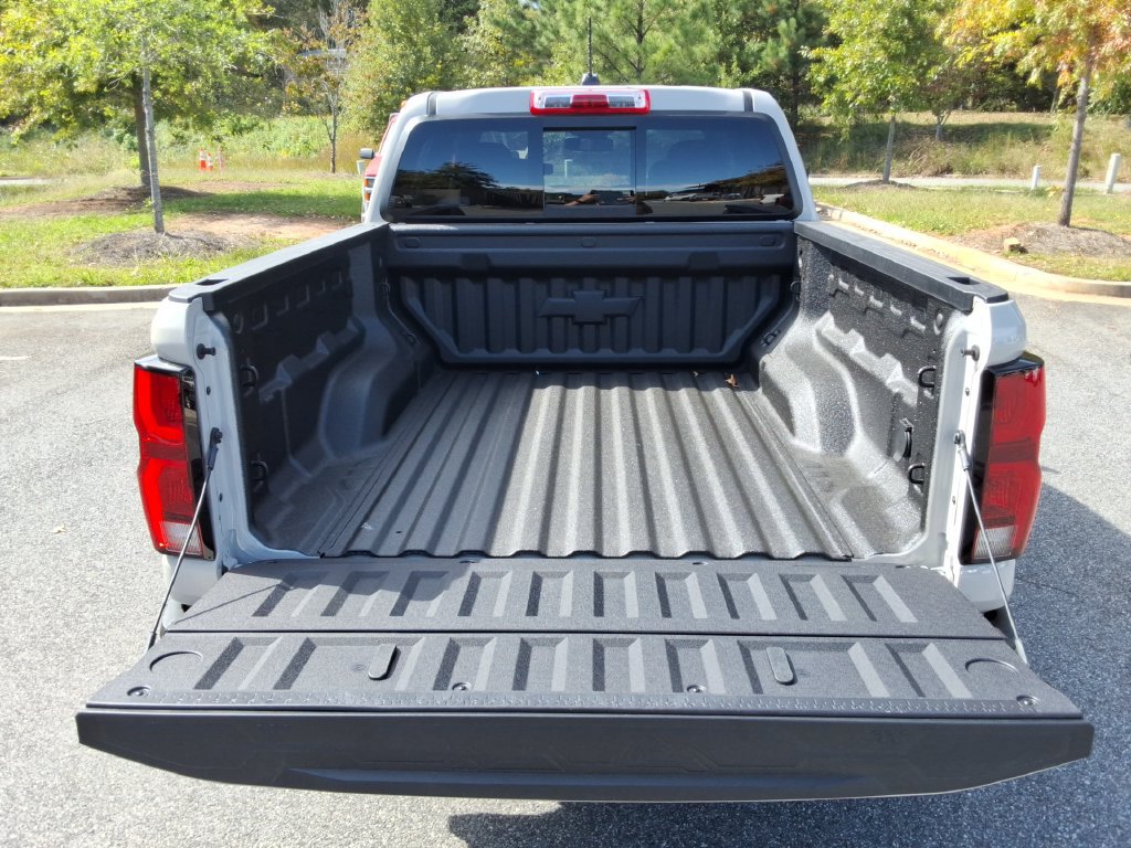 New 2026 Chevrolet Colorado ZR2 w/ Technology Package AWD/4WD image 14