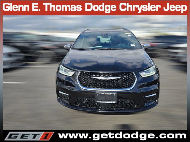 New 2026 Chrysler Pacifica Pinnacle w/ Trailer Tow Group image 2