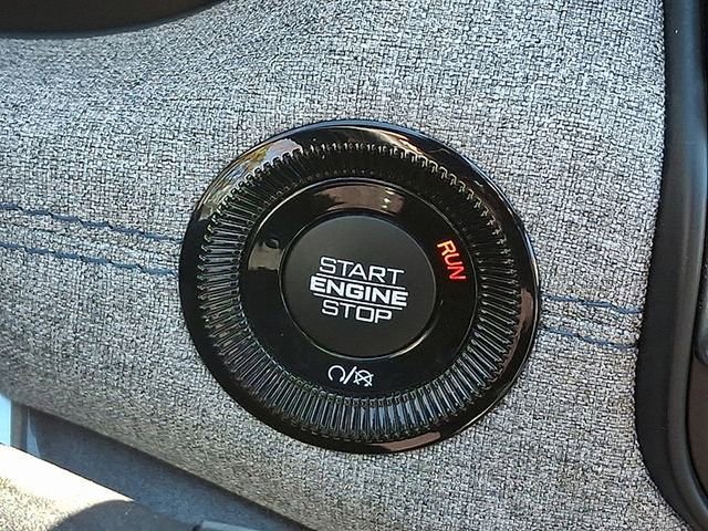 Used 2024 Jeep Compass Latitude image 22