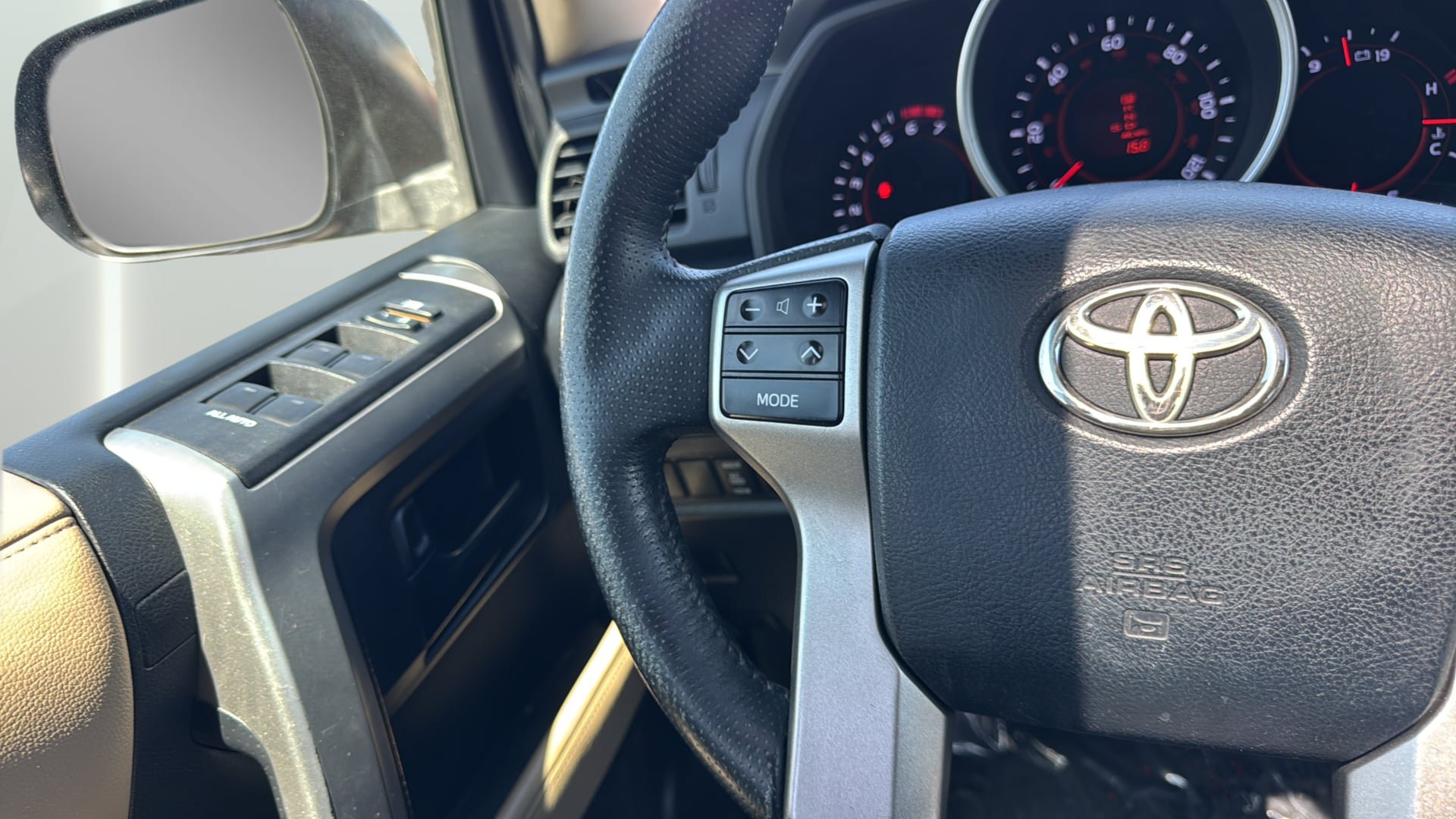 Used 2010 Toyota 4Runner Limited w/ Convenience Pkg RWD image 26