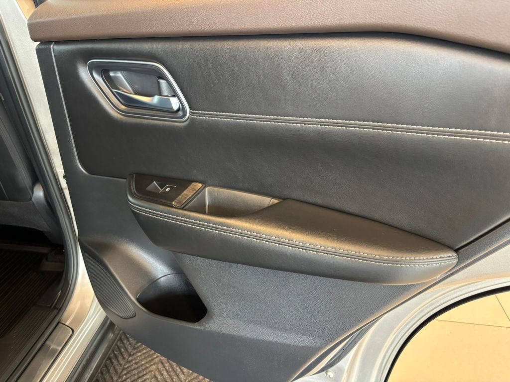 Used 2021 Nissan Rogue Platinum image 29