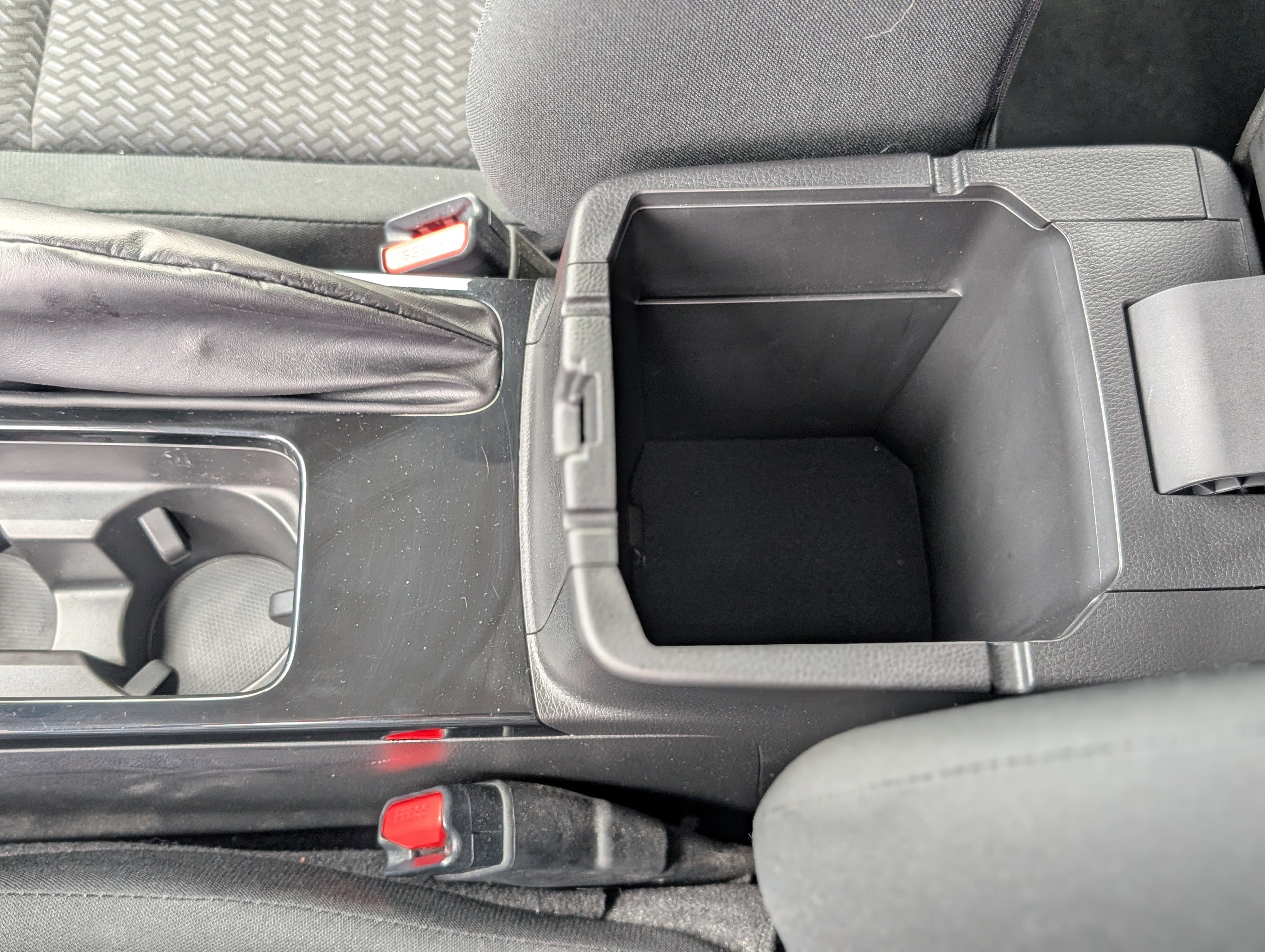 Used 2024 Mitsubishi Eclipse Cross LE image 23