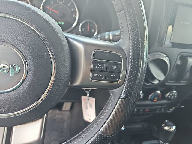Used 2018 Jeep Wrangler Sahara AWD/4WD image 14