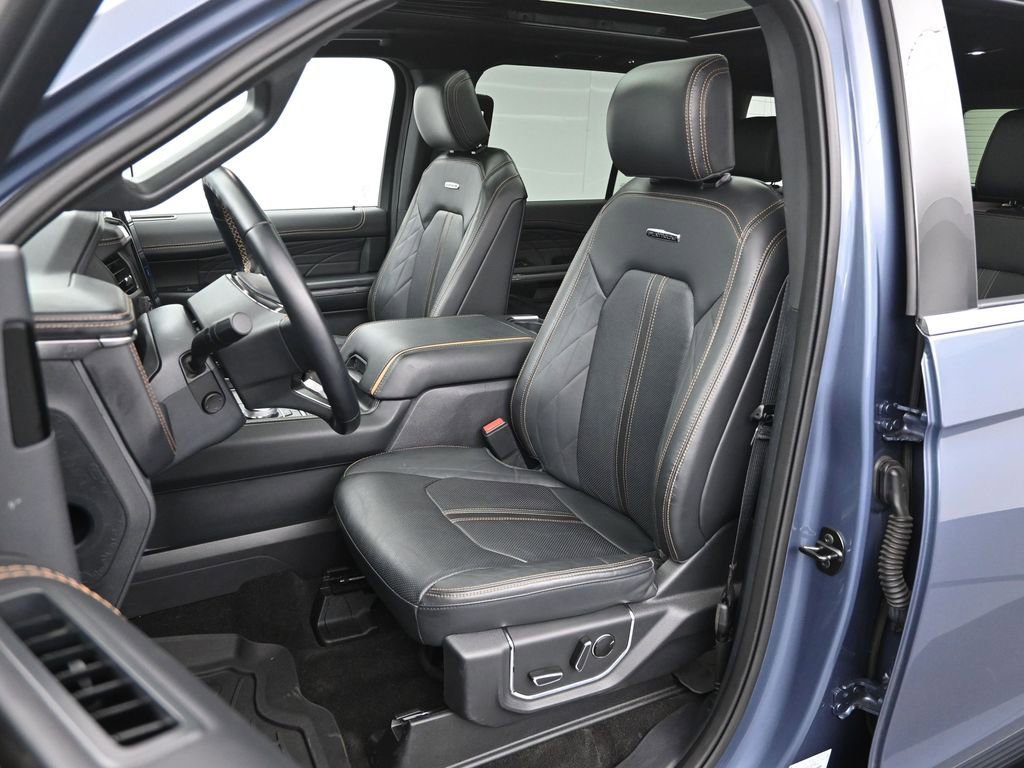 Certified 2023 Ford Expedition Platinum image 19