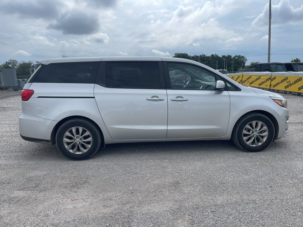 Used 2019 Kia Sedona LX FWD image 3