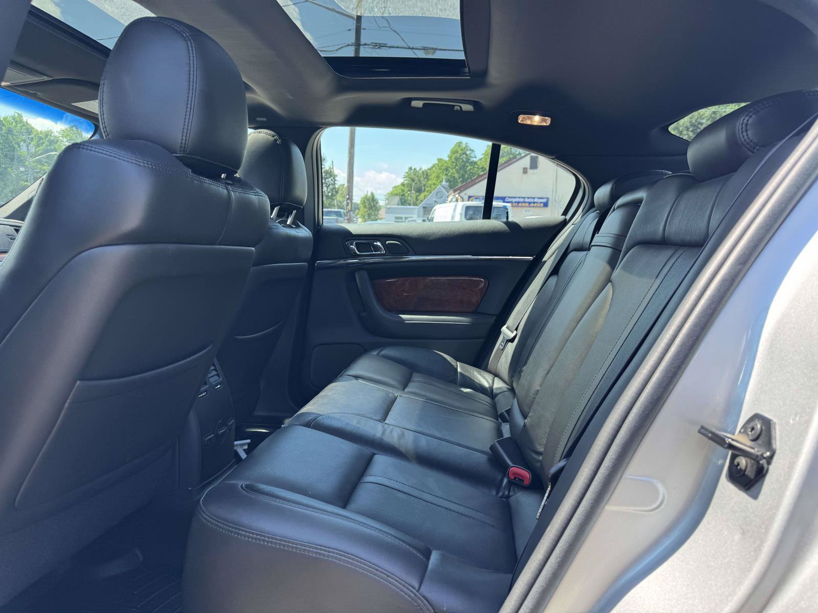 Used 2015 Lincoln MKS AWD w/ Equipment Group 101A image 9