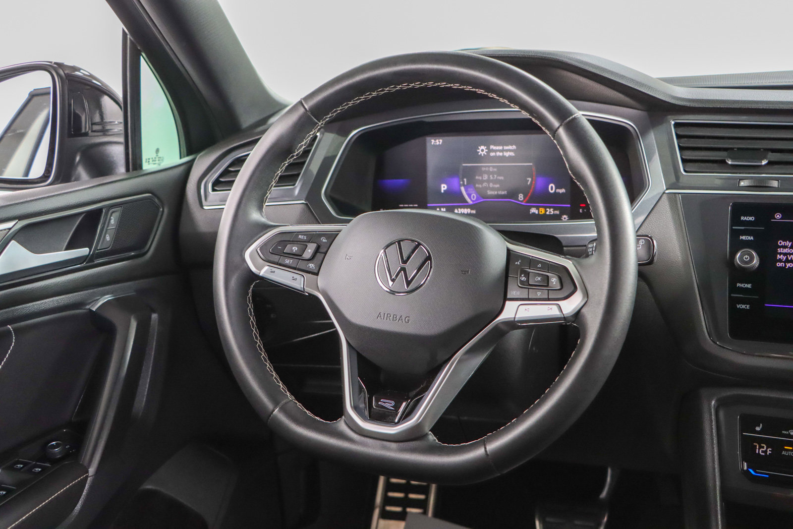 Used 2023 Volkswagen Tiguan SE R-Line FWD image 12