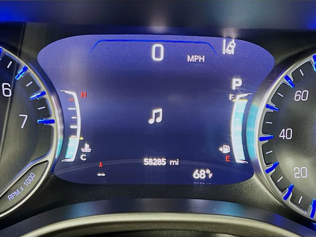 Used 2023 Chrysler Pacifica Touring-L FWD image 12