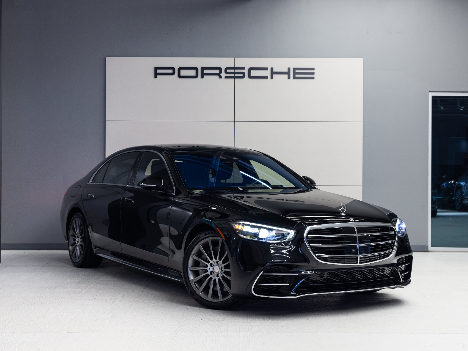 Used 2023 Mercedes-Benz S 580 4MATIC Sedan image 9