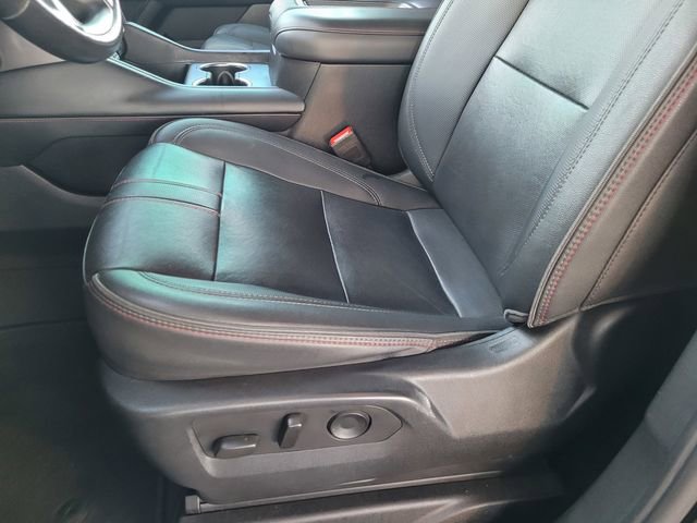 Used 2022 Chevrolet Suburban RST w/ Luxury Package image 15