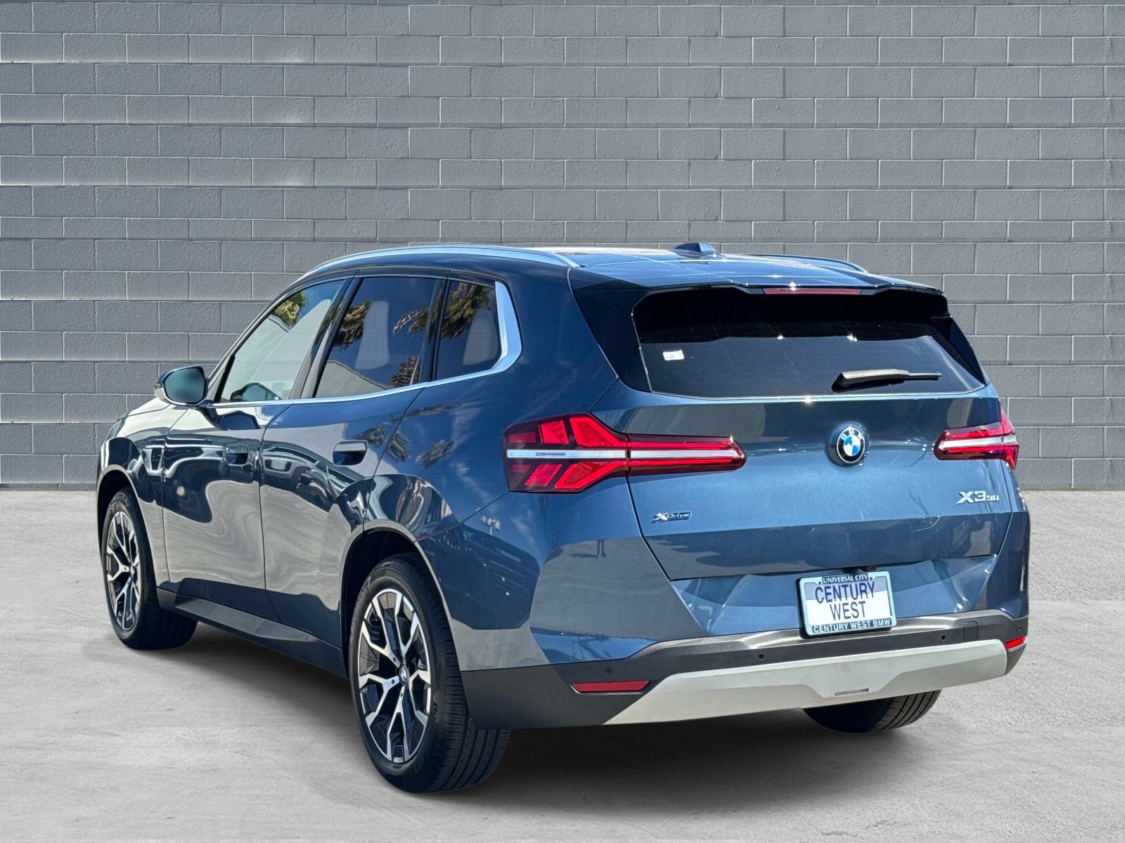 Used 2025 BMW X3 xDrive30 AWD/4WD image 3