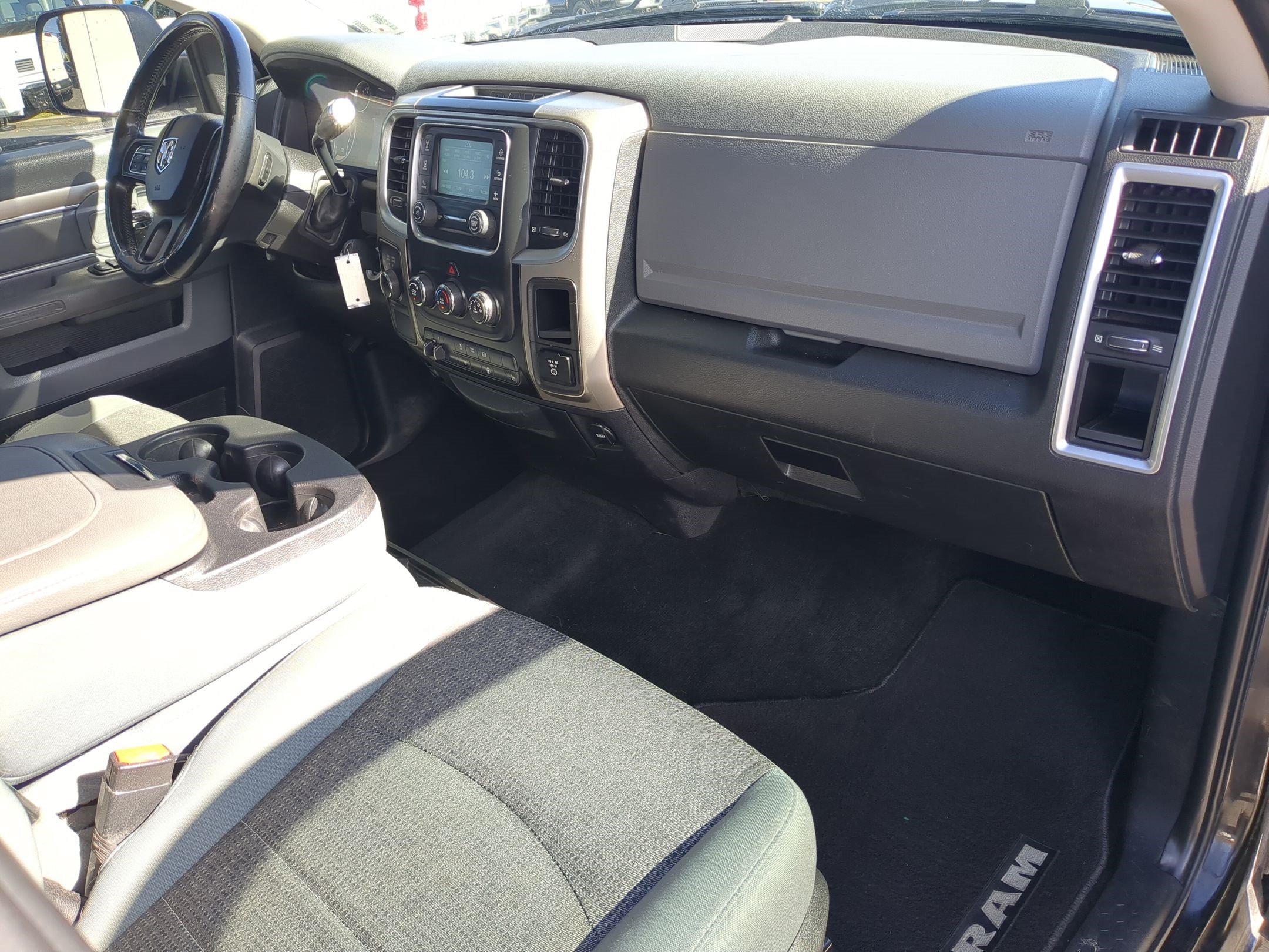 Used 2016 RAM 3500 SLT w/ Comfort Group AWD/4WD image 31
