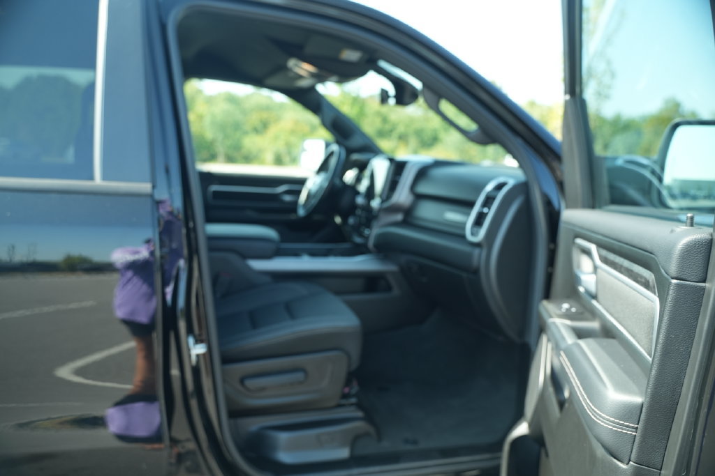 Used 2023 RAM 1500 Big Horn AWD/4WD image 18