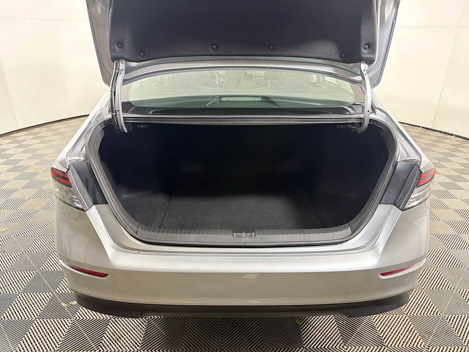 Used 2023 Honda Accord EX image 23