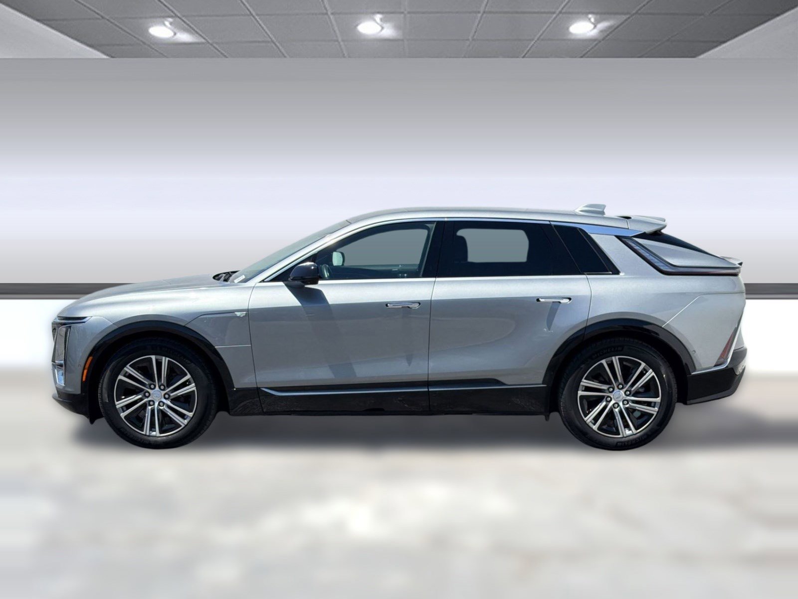 Certified 2024 Cadillac Lyriq Luxury AWD/4WD image 2