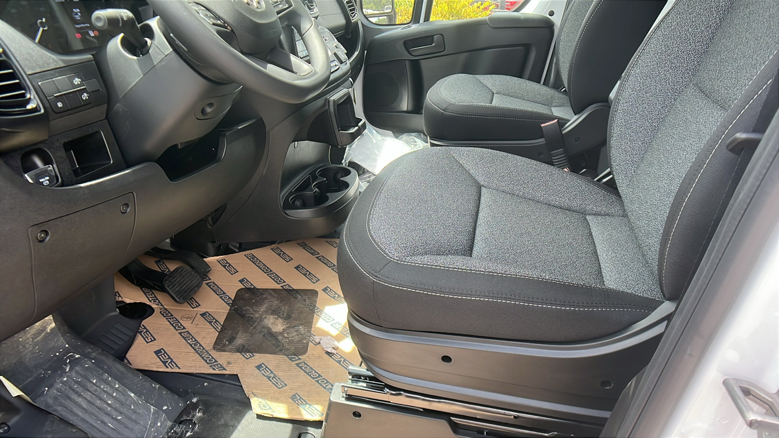 New 2025 RAM ProMaster 2500 w/ Safety Group FWD image 17