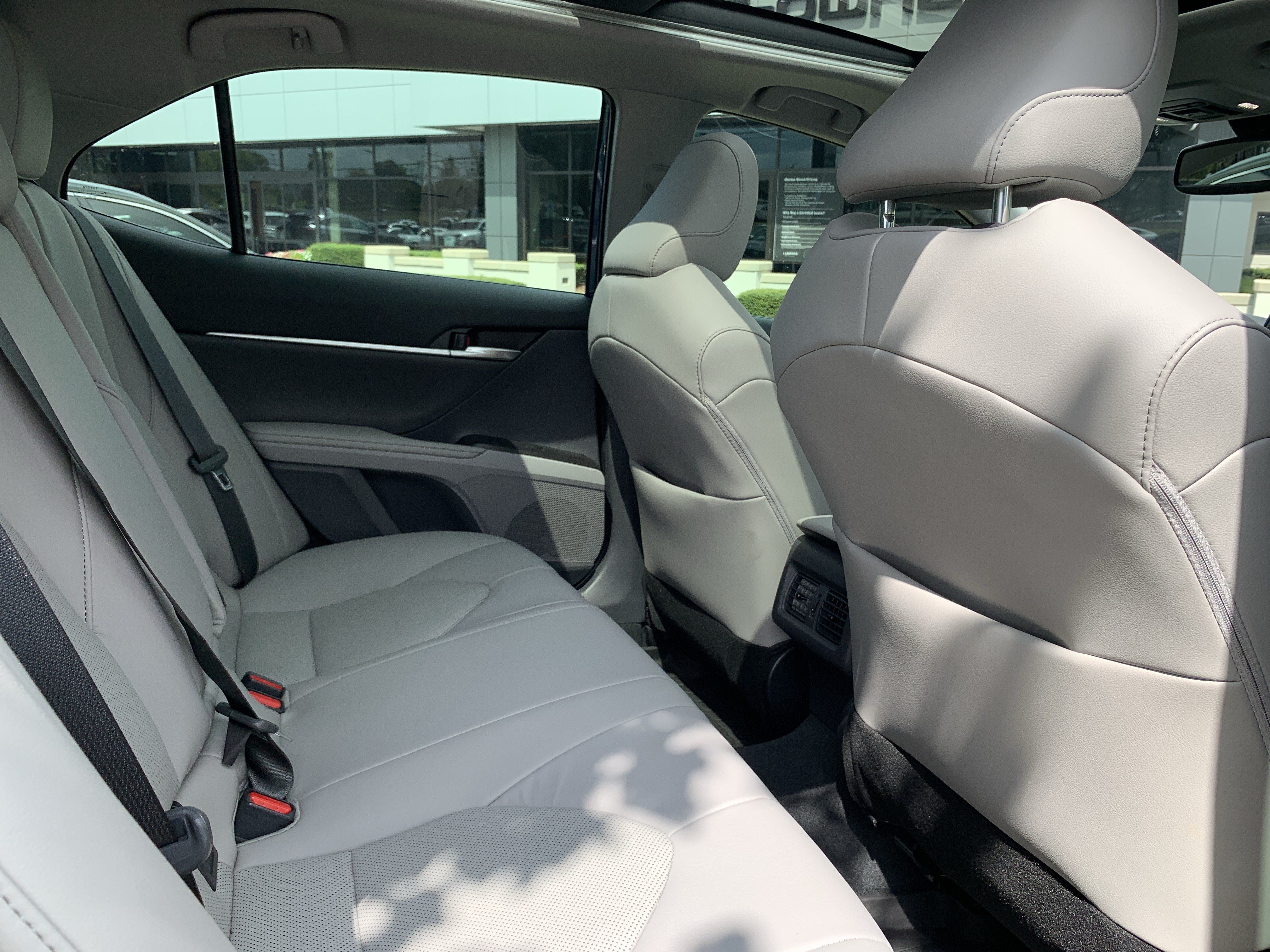 Used 2024 Toyota Camry XLE FWD image 33