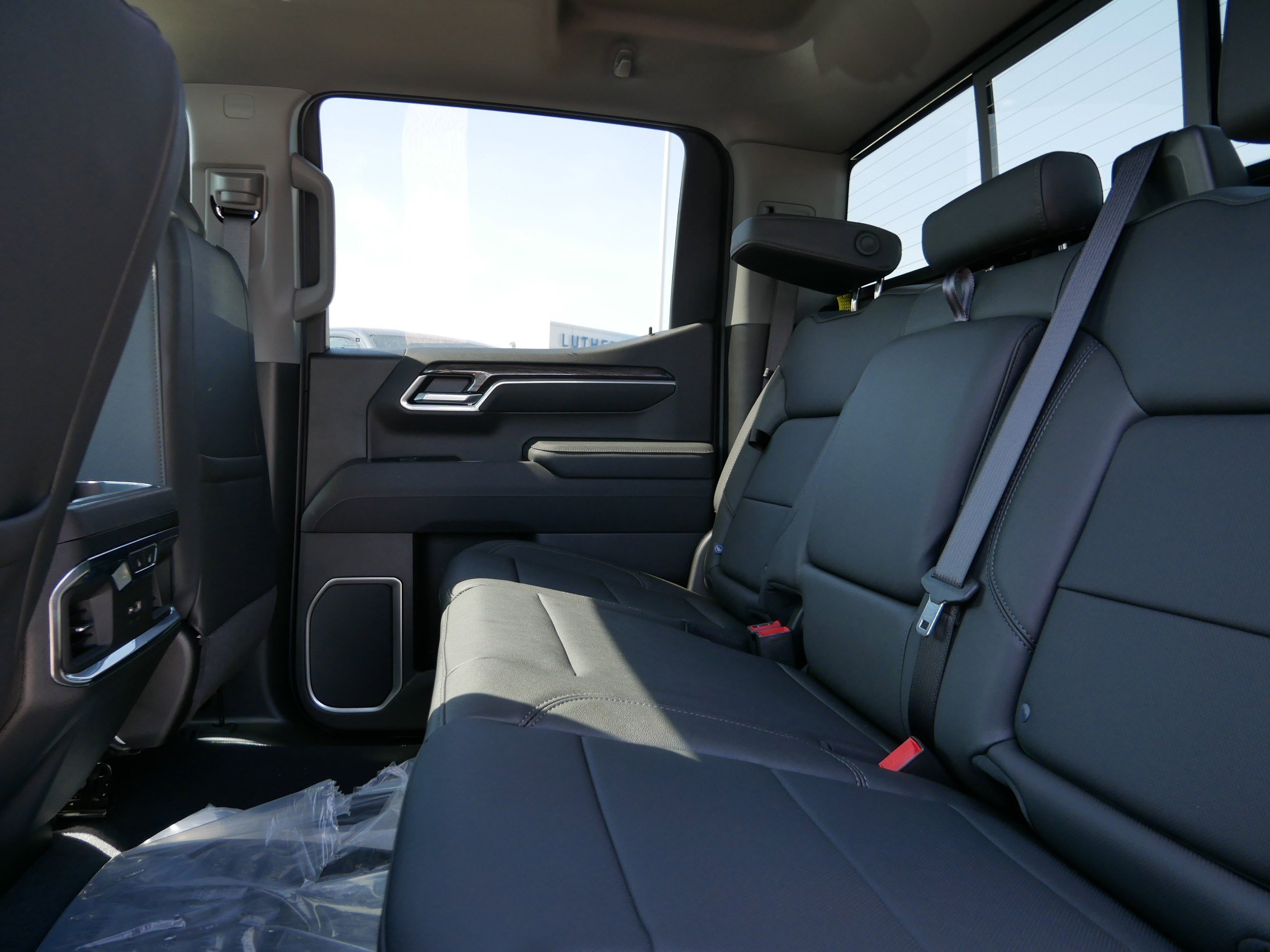 New 2026 Chevrolet Silverado 1500 LTZ w/ LTZ Premium Package AWD/4WD image 5