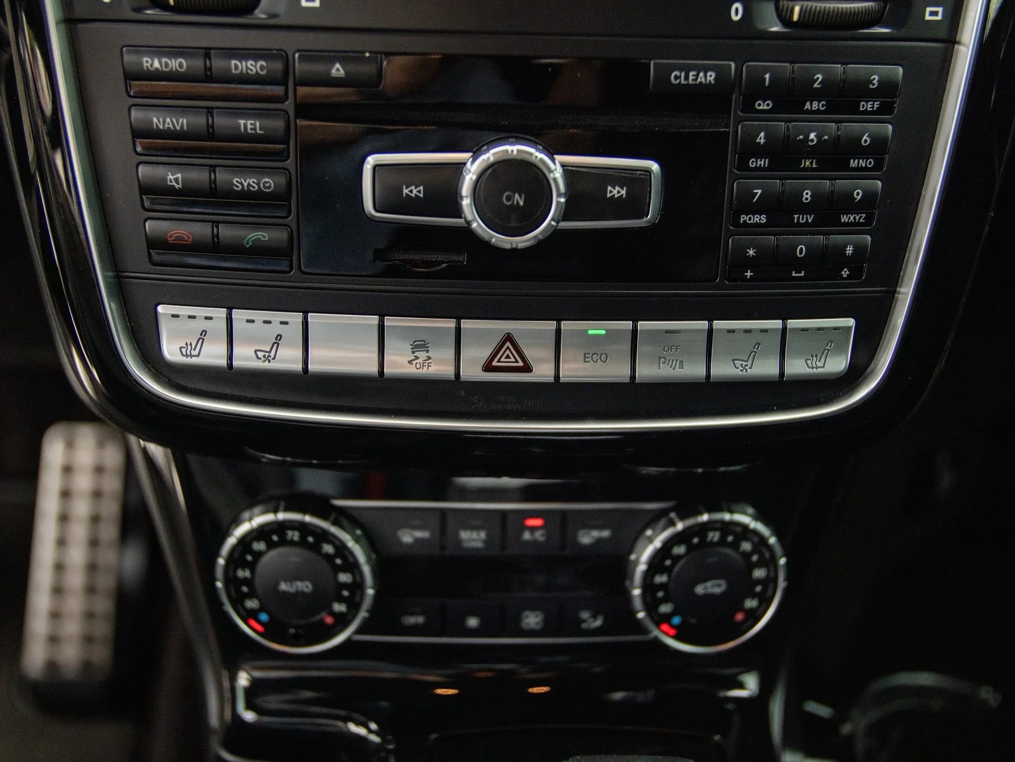 Used 2015 Mercedes-Benz G 63 AMG 4MATIC image 36