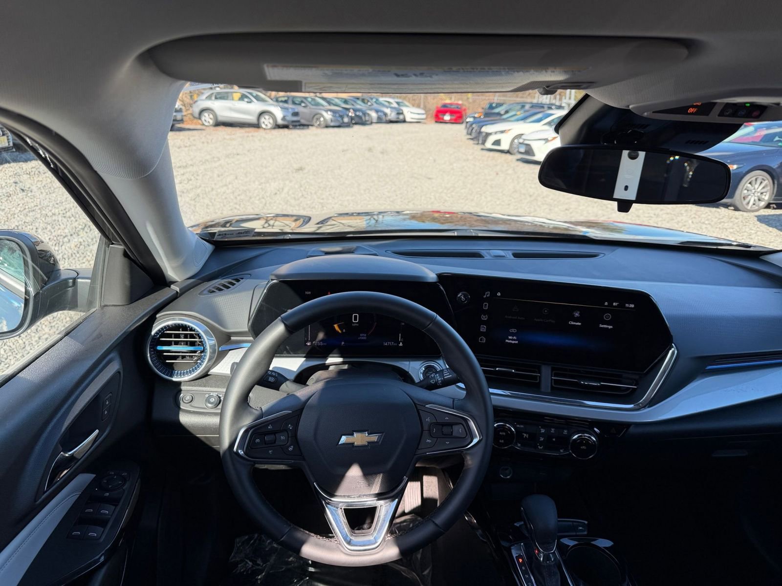 Used 2025 Chevrolet Trax LT w/ LT Convenience Package image 32