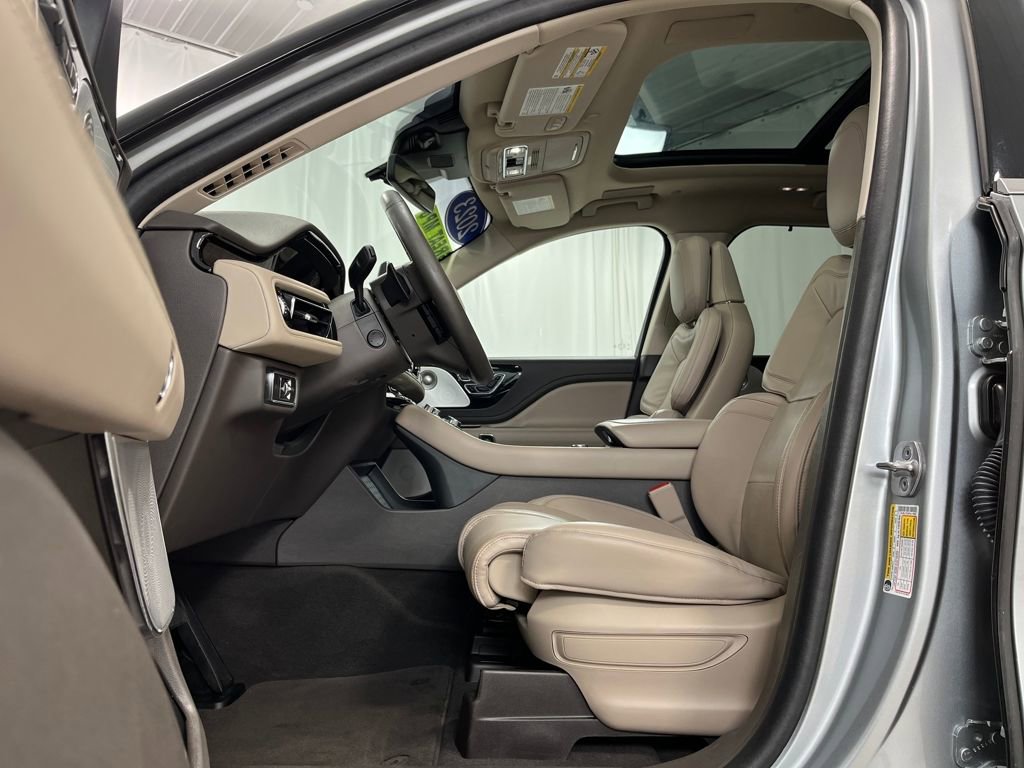 Used 2023 Lincoln Aviator Reserve w/ Equipment Group 201A AWD/4WD image 10