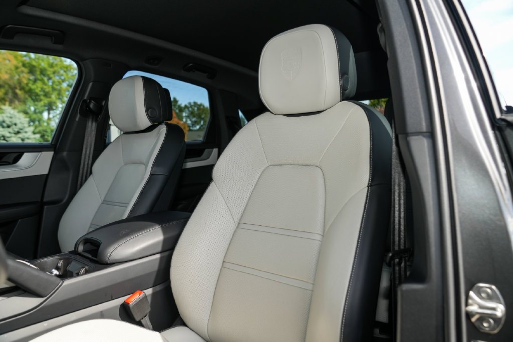 Certified 2026 Porsche Cayenne AWD/4WD image 22