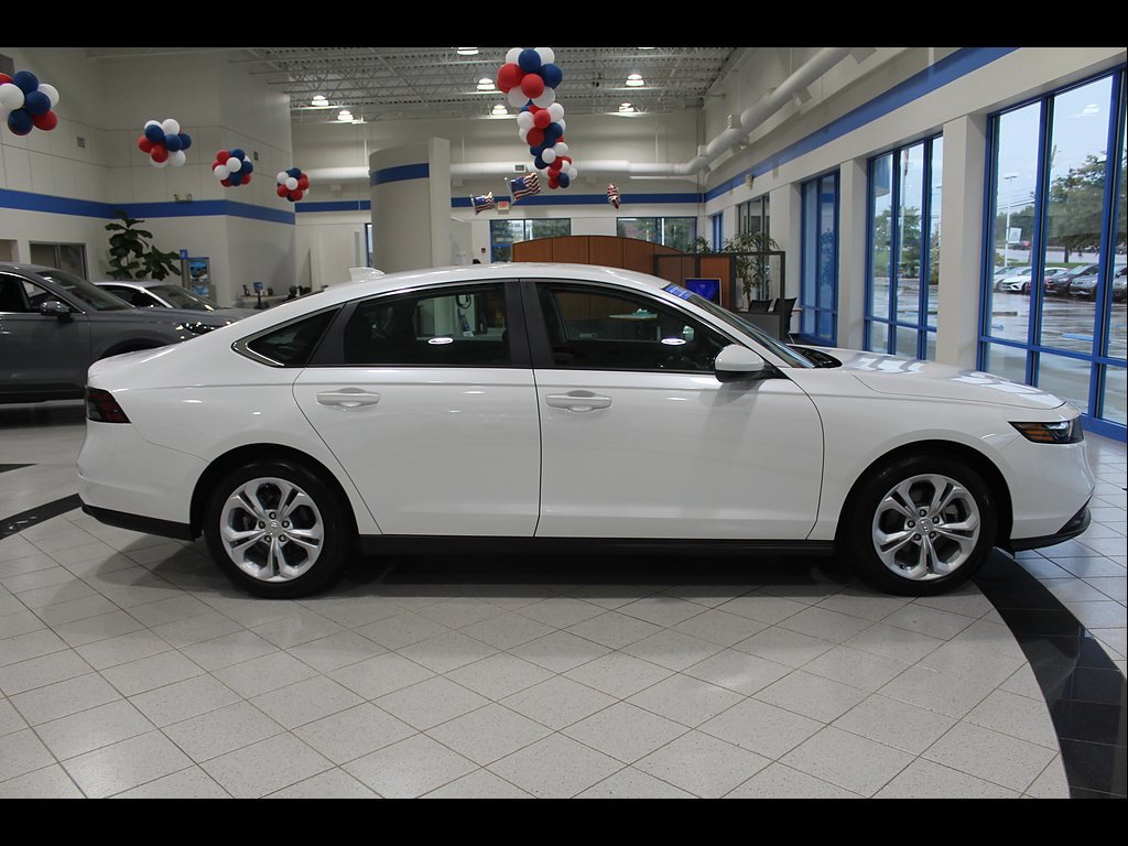 Certified 2025 Honda Accord LX image 4