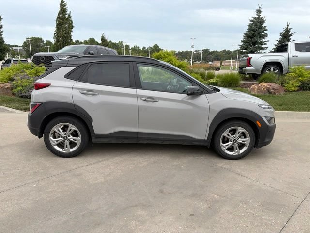 Used 2023 Hyundai Kona SEL FWD image 2