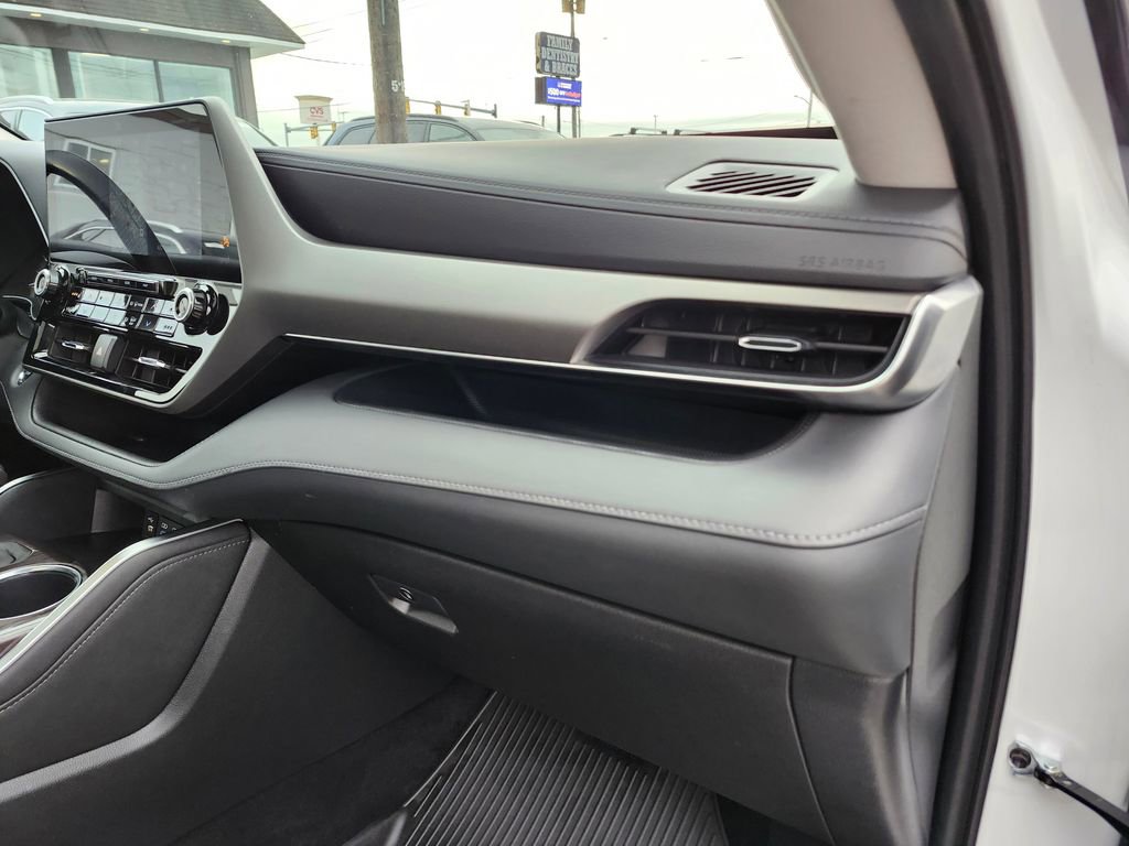 Used 2022 Toyota Highlander Limited AWD/4WD image 16