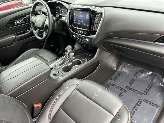 Used 2023 Chevrolet Traverse RS image 13