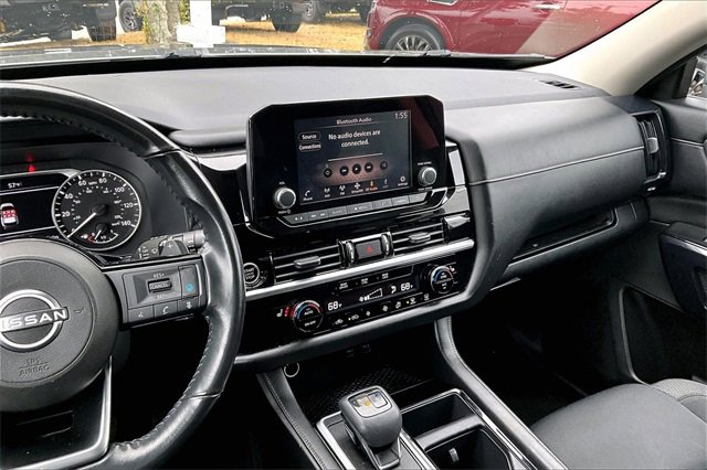 Used 2022 Nissan Pathfinder SV image 9