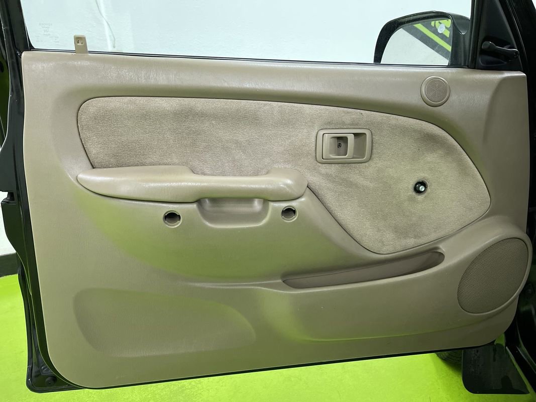 Used 2002 Toyota Tacoma 2WD Regular Cab image 16