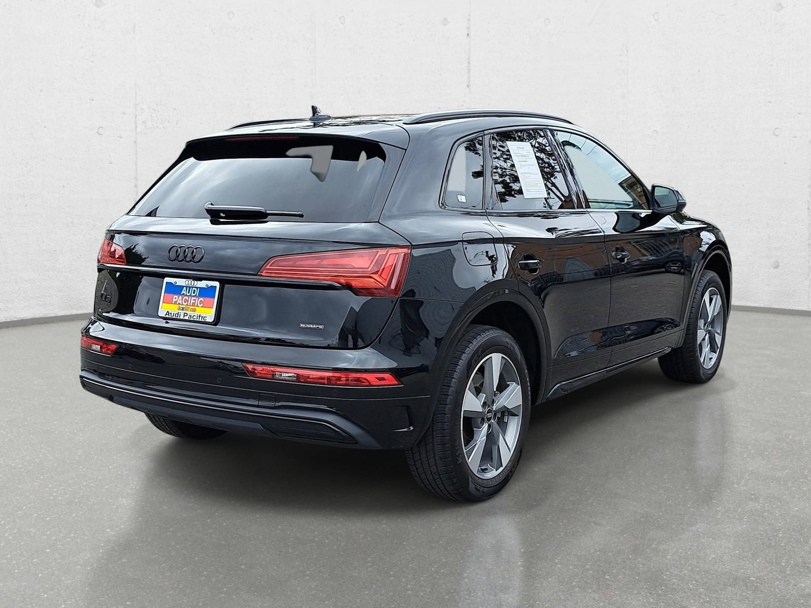 Used 2024 Audi Q5 Premium AWD/4WD image 5