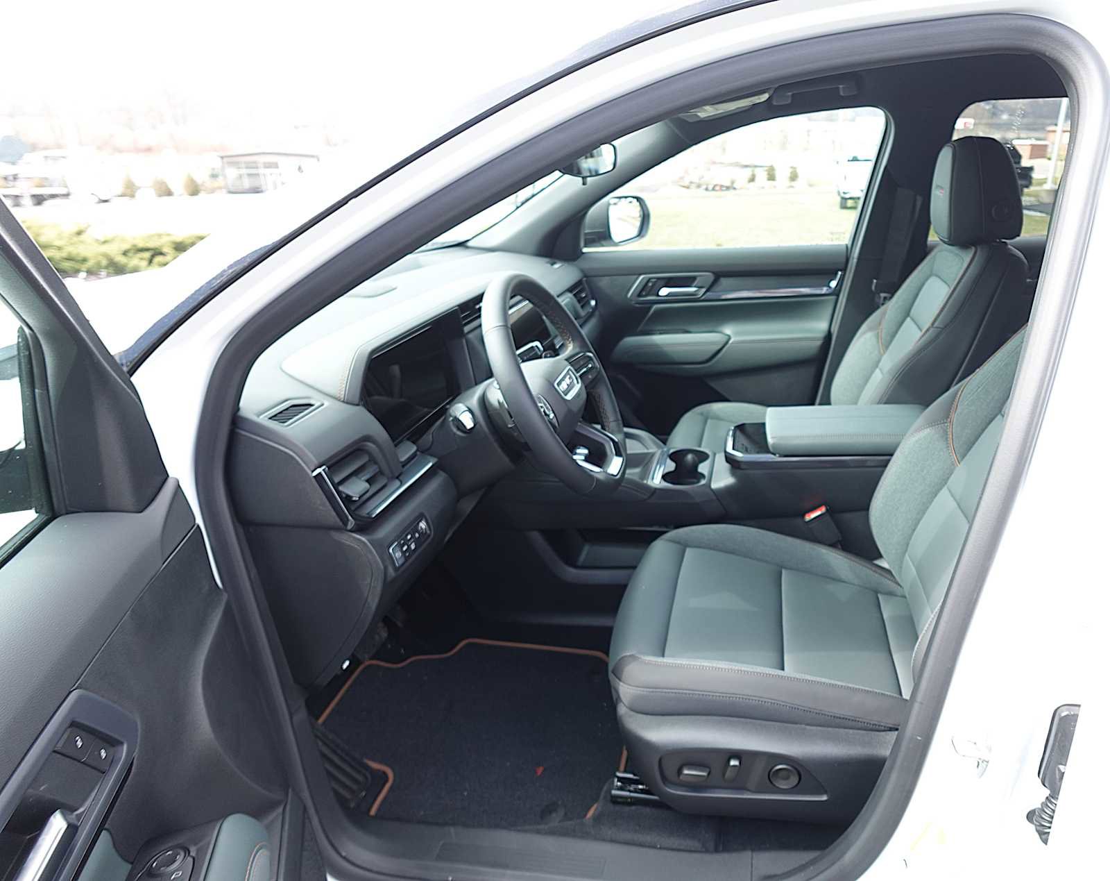 Used 2026 GMC Terrain AT4 w/ Convenience Package III image 12