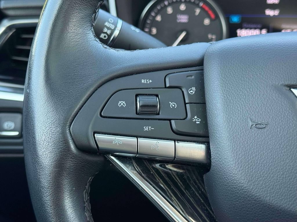 Used 2023 Cadillac XT6 Premium Luxury w/ Technology Package AWD/4WD image 25