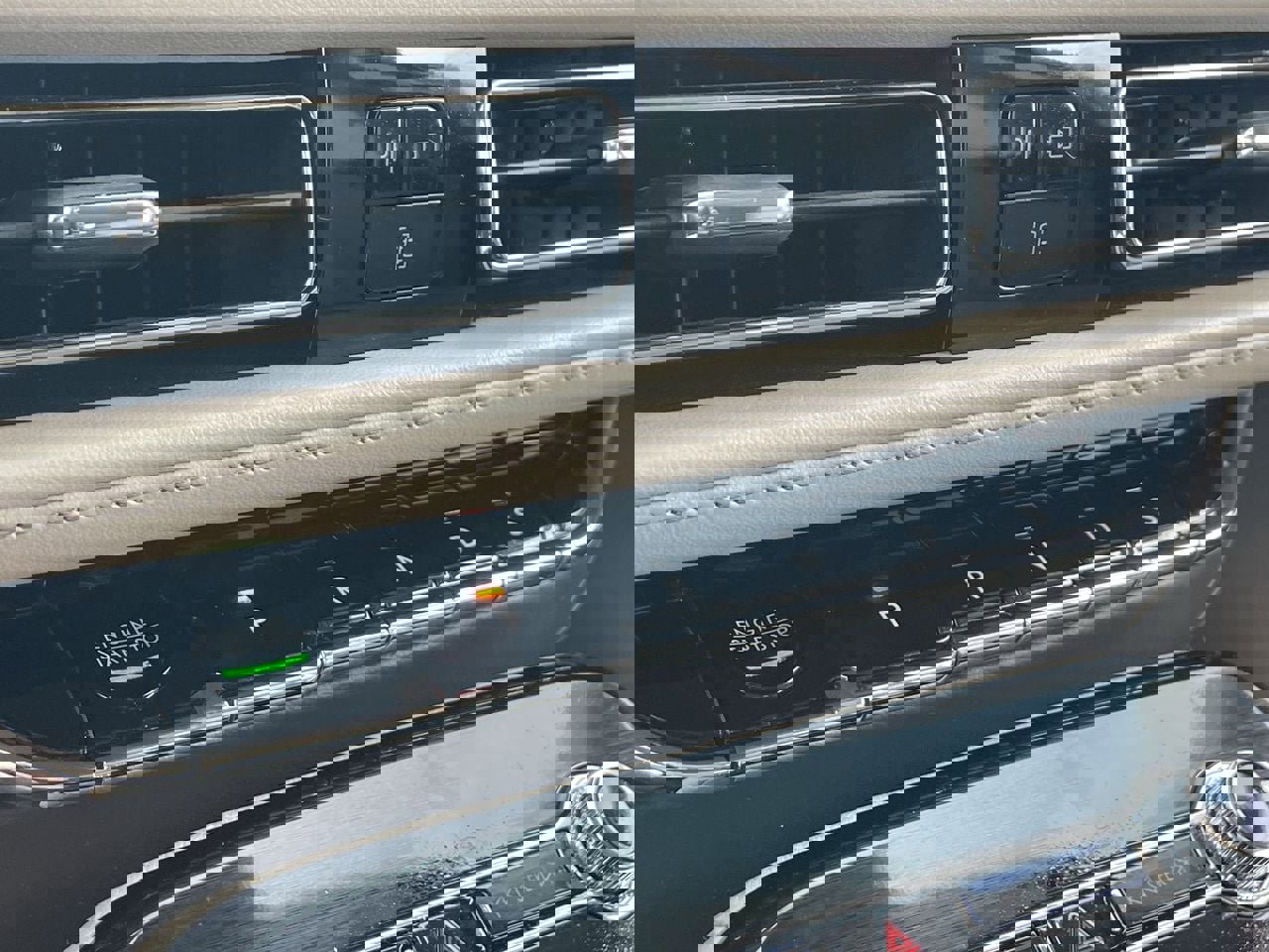 Used 2022 Lincoln Nautilus FWD w/ Premium Package image 27