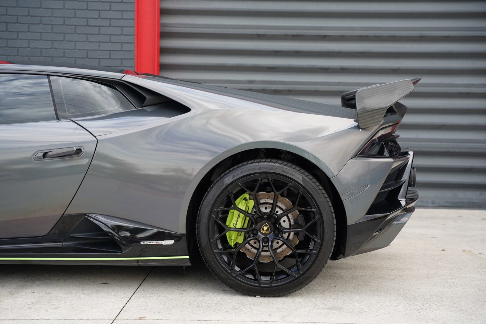 Used 2021 Lamborghini Huracan EVO image 10