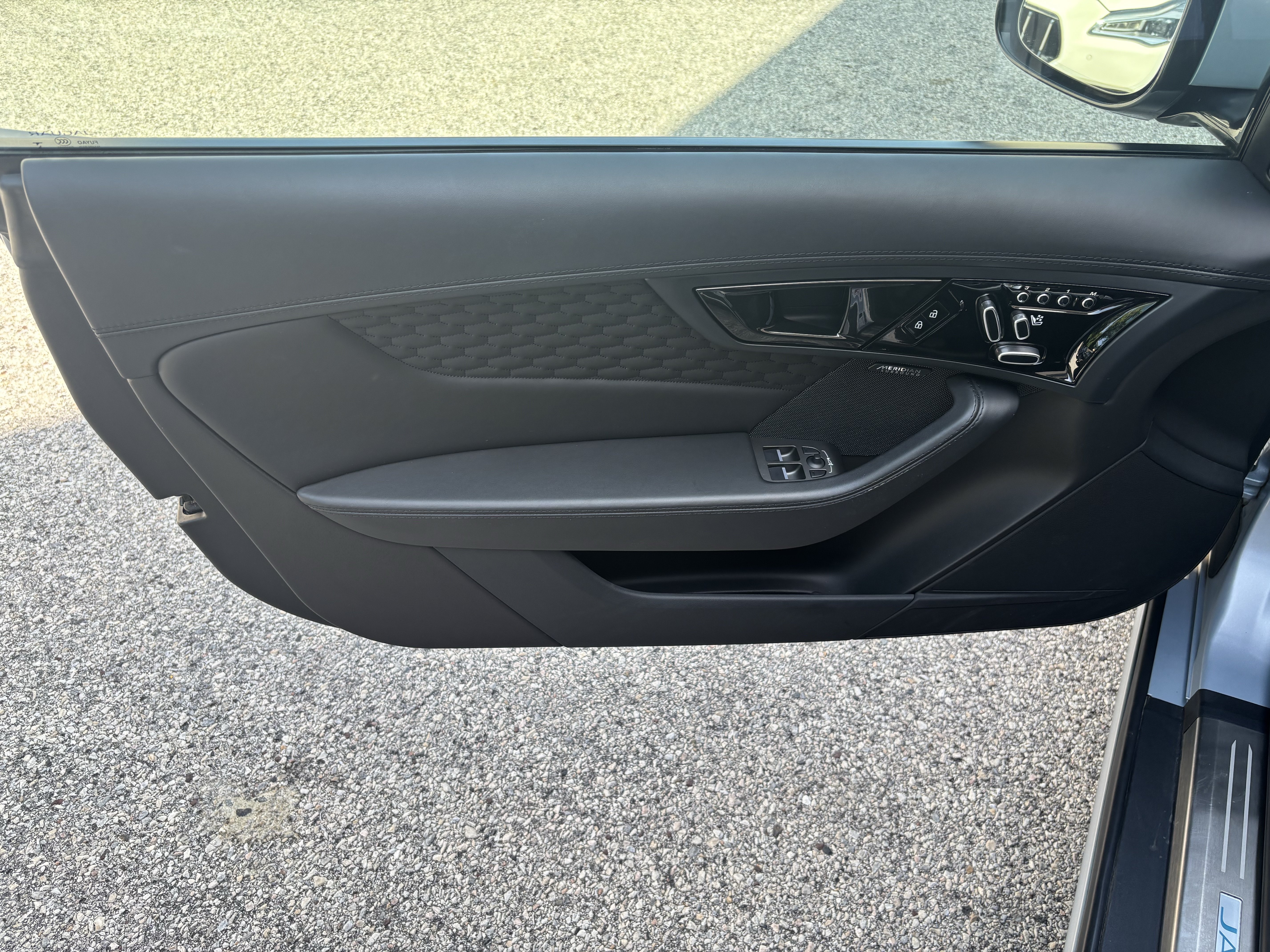 Used 2021 Jaguar F-TYPE R-Dynamic AWD/4WD image 19