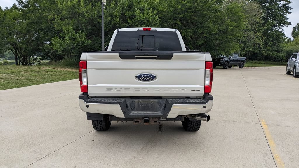 Used 2017 Ford F250 Lariat w/ Lariat Ultimate Package AWD/4WD image 4