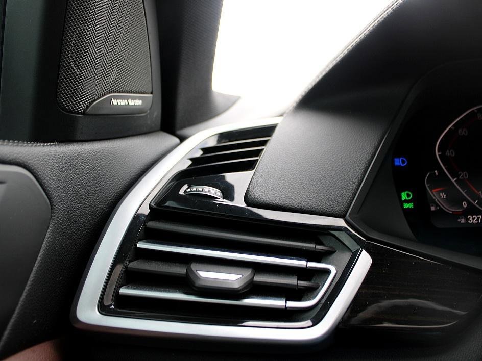 Used 2020 BMW X5 xDrive40i w/ Premium Package image 15