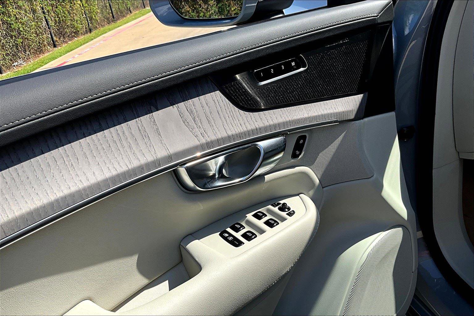 New 2026 Volvo XC90 B6 Ultra image 22