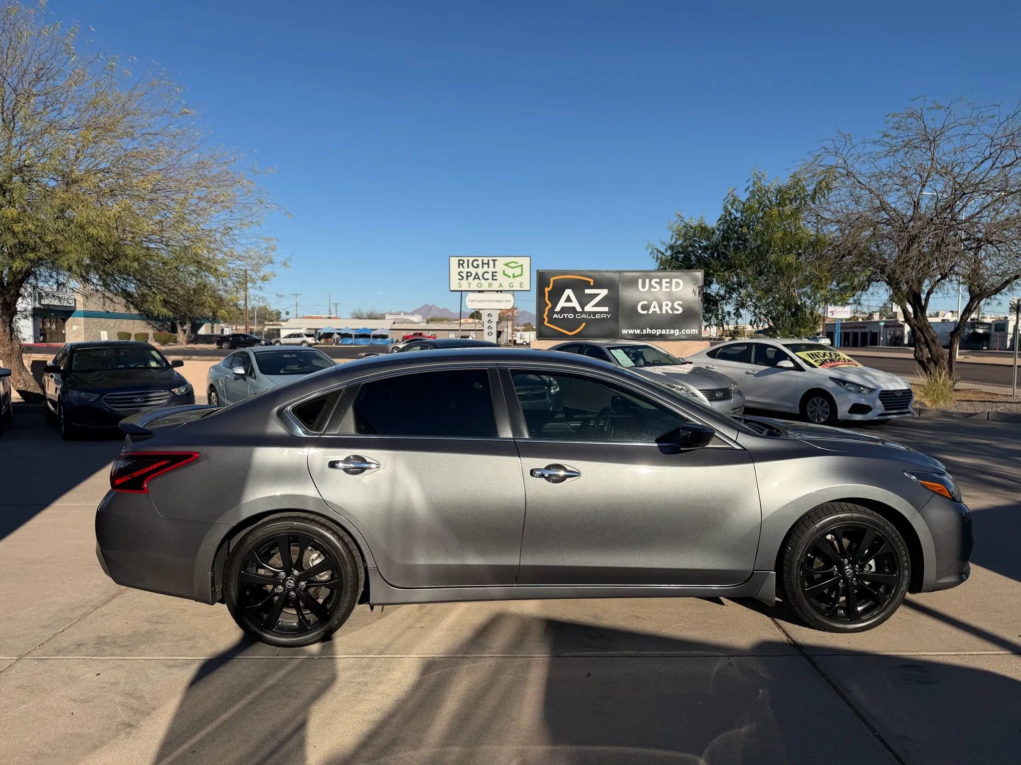 Used 2018 Nissan Altima 2.5 SR w/ SR Midnight Edition image 19