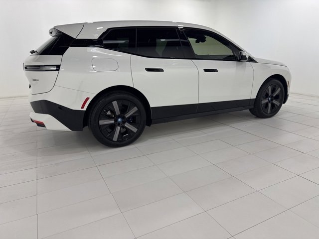 Used 2025 BMW iX xDrive50 w/ Sport Package image 6