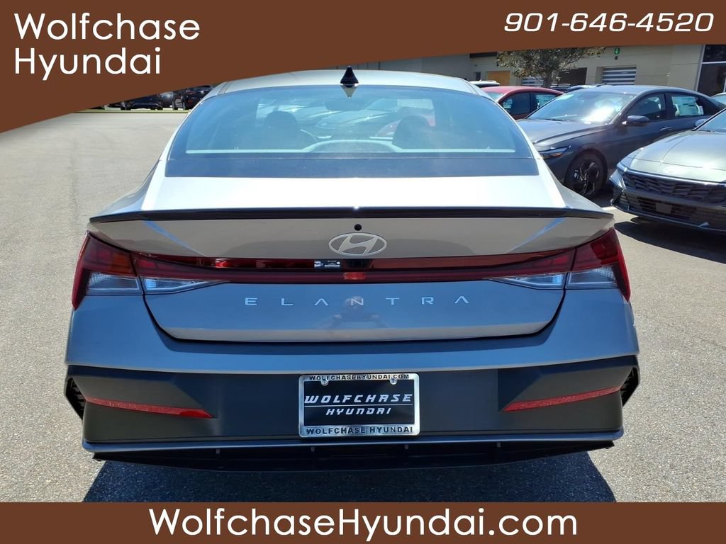 New 2026 Hyundai Elantra SEL Sport Premium FWD image 4