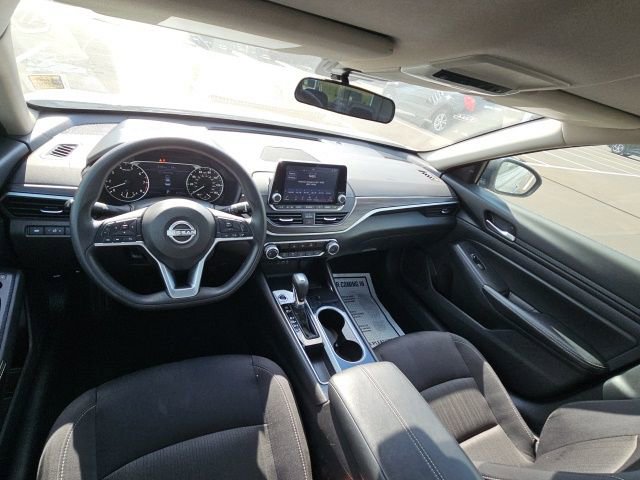 Used 2024 Nissan Altima 2.5 SV image 34