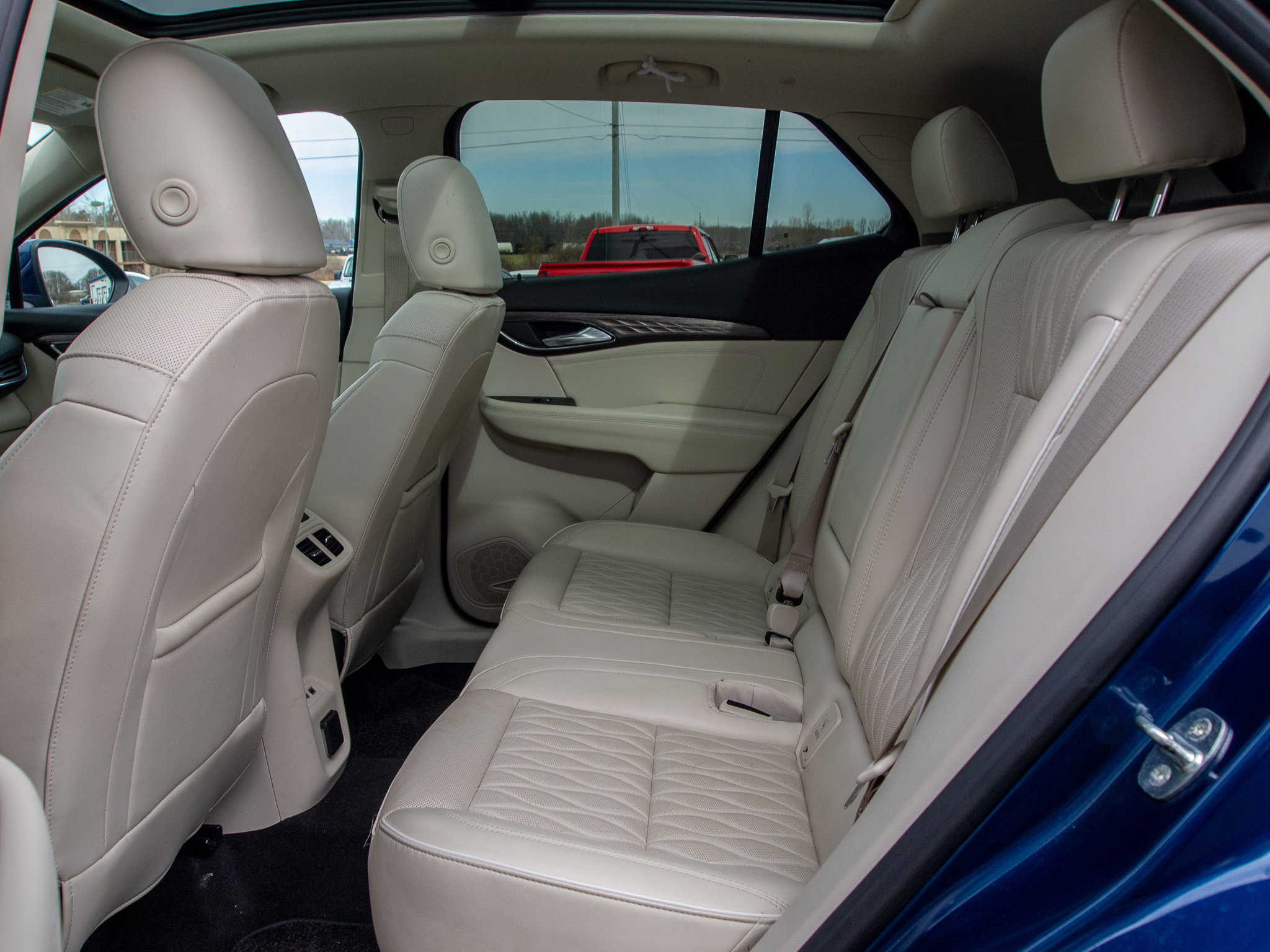 Used 2023 Buick Envision Avenir image 26