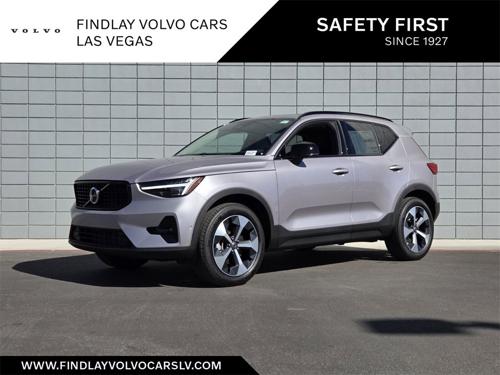 New 2026 Volvo XC40 B4 Plus w/ Climate Package
