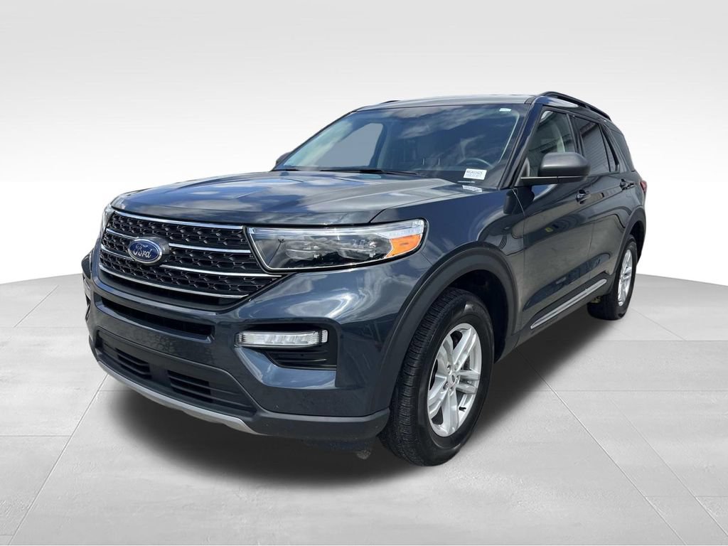 Certified 2024 Ford Explorer XLT w/ Equipment Group 202A AWD/4WD image 9