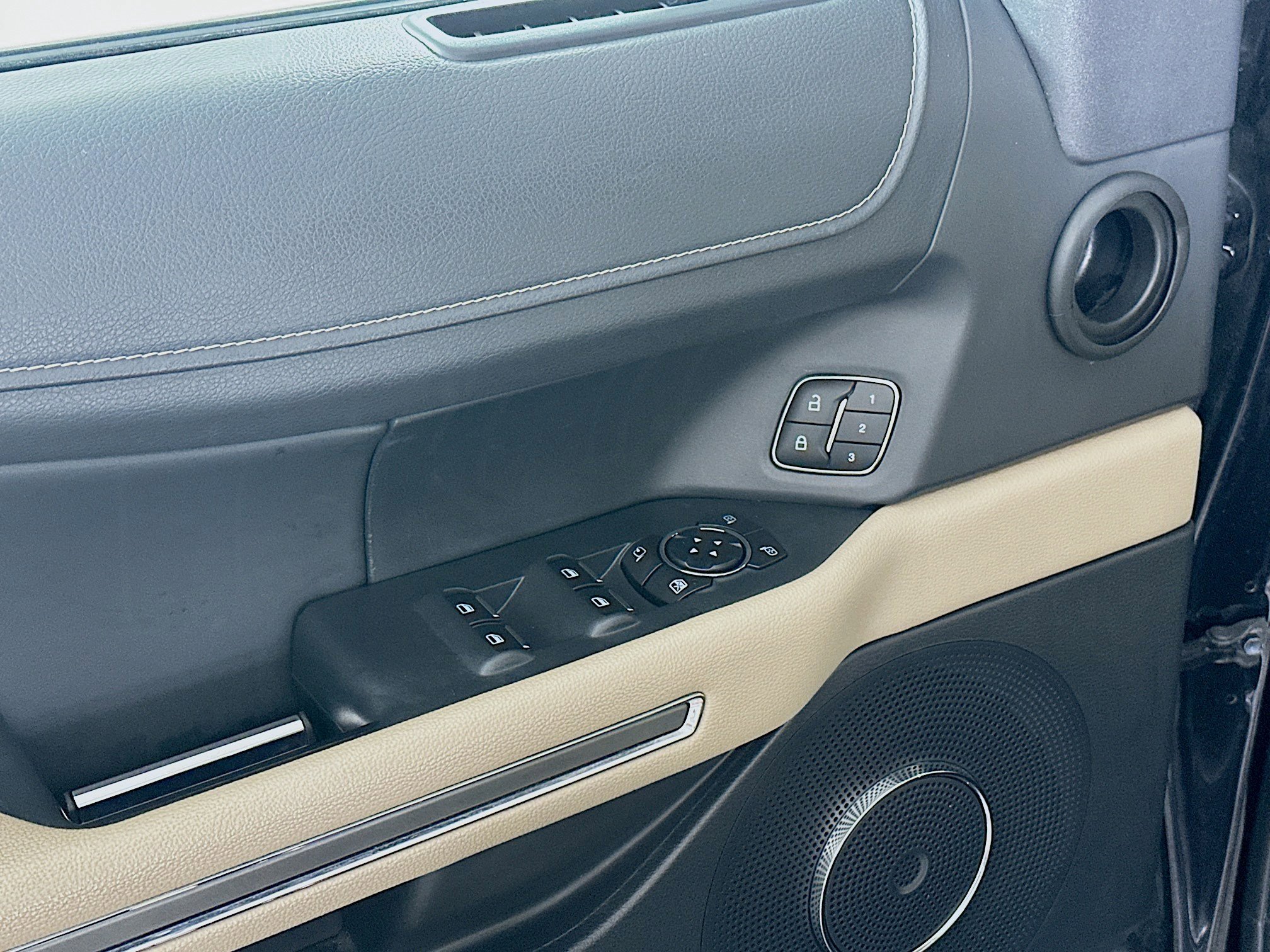 Used 2024 Ford Expedition Max XLT RWD image 15